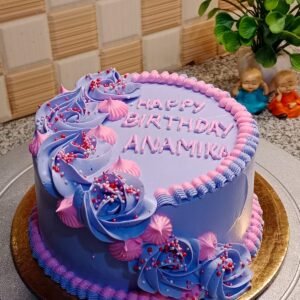 Vanilla With Chocolate Chunks Cake